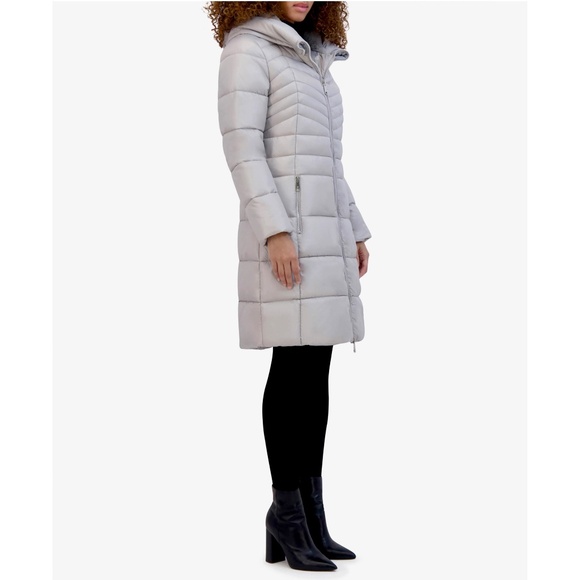 KENNETH COLE NEW YORK NWT SILVER SOFT CIRE FUNNEL NECK PUFFER COAT. SIZE M - Picture 3 of 13